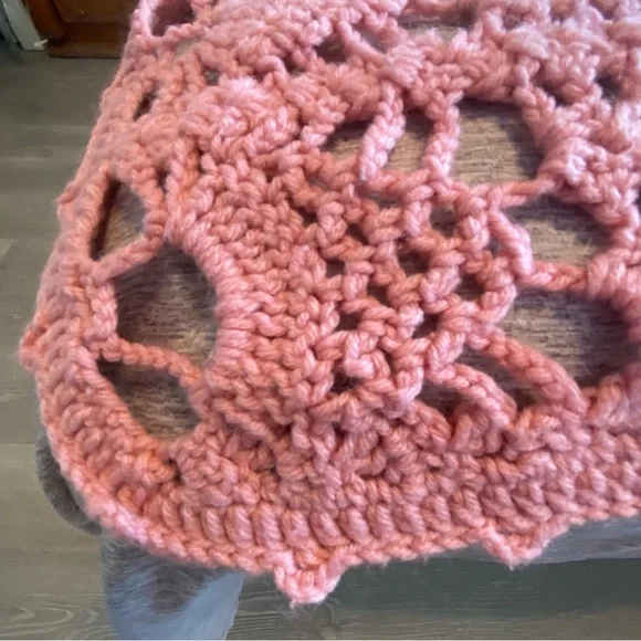 Vintage Hand Crafted Pink/Rose Shell Stitch Crocheted Throw Afghan Lap Blanket - Picture 7 of 7